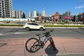 冯炜光：为何很多香港年轻人至今“不想过深圳河”？图片