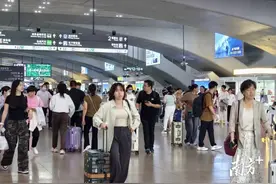 国庆假期接近尾声，广州南站返程客流增多图片