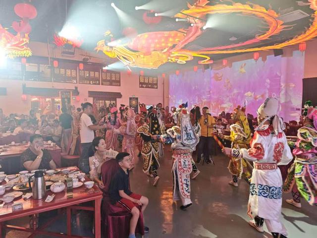 汕头潮阳“英歌小镇”假期火爆迎客