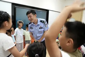 结对帮扶15个叛逆少年，民警说挽救一个孩子是在拯救一个家庭图片