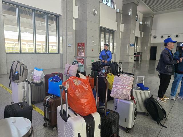 开启13天南国之旅！城阳站开出今年第19趟旅游专列