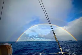 中国独臂船长徐京坤99天航行24000海里 完成全球最难航海赛事图片