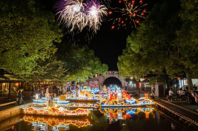 高光时刻的背后，走在文旅产业前沿的他们有一条“追光”之路