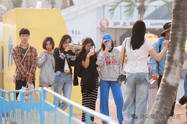 不出所料！这个假期，日照这里又排起了长队……