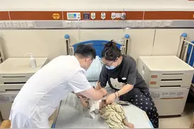 感动！湖南90后妈妈割肝救2岁儿子，医保+慈善项目减免大部分费用图片