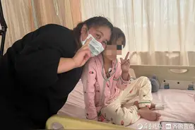 壹点帮办丨6岁女孩患癌症，11岁姐姐摆摊救妹妹图片