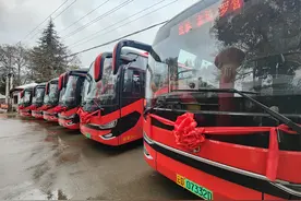 宣威市龙场镇城乡公交车正式通车试运营图片