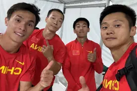 中国男子4×100米接力队直通巴黎奥运图片