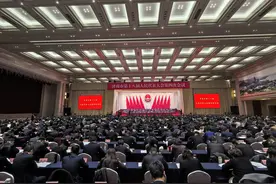 聚焦2025济南两会丨今年济南市将开工新建改扩建20所中小学幼儿园图片