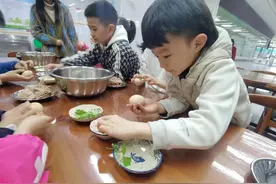 投壶跳绳做书签，探春舞春唱春天，这群小学生很忙图片