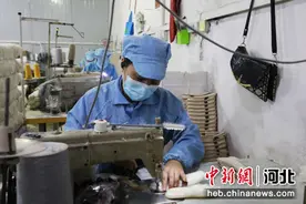 保定徐水区：鞋垫之乡产销忙图片