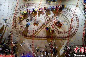 实拍广西苍梧乡村夜市：夜经济释放新活力图片