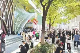 动漫新消费让年轻人汇聚武汉图片