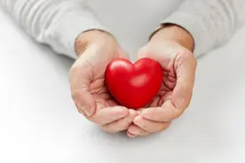 慈善法修改背后：互助筹款平台乱象频出，如何监管慈善组织和个人求助？图片