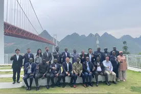 驻华使节赞贵州基建与大数据产业 盼开展共赢合作图片