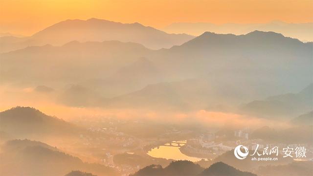 安徽绩溪：水墨徽州 山水画卷