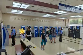 护航暑期出行！冰城公安出入境开启“五办”便民服务模式图片