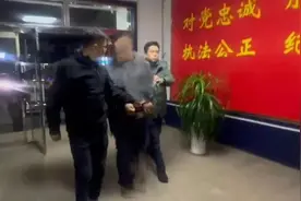 为泄私愤杀害一对母子 警方追凶17年后嫌疑人被抓获归案图片