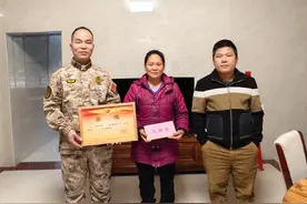 喜报送上门，拥军暖人心图片