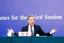【独家中日双语】2025年两会外长记者会，王毅讲了哪些精彩语句？图片