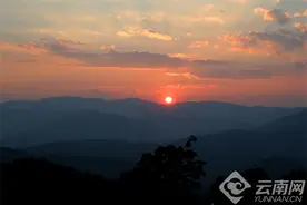 共赴景迈山春日之约：沉浸式领略日出云海与日落晚霞之美图片