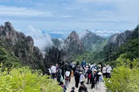 五一假期第二天：黄山风景区高峰平稳，“宠客”不断图片