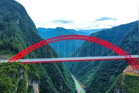 聚焦高质量发展丨“天路”如虹 助力鄂西“宝藏”破壁出圈图片