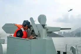 中国人民解放军驻香港部队组织联合巡逻图片