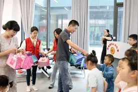 情暖“六一”！宜城市总工会开展新就业形态劳动者子女关爱活动图片