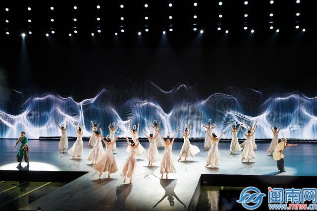 2025海丝泉州非遗时尚秀上演 千年非遗邂逅现代时尚