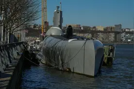 挪威10米小渔船意外捕获美军7800吨核潜艇，当地海警前来“营救”，美国当局表示感谢图片