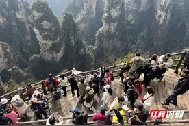 张家界国家森林公园：旅游势头旺 龙年“开门红”图片
