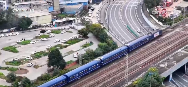 特色专列“出圈”擦亮地方旅游名片 “火车+文旅”打开消费新场景