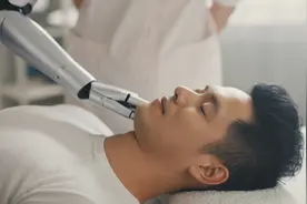 AI机器人按摩，年轻人的又一场“没苦硬吃”图片