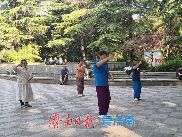 济南百花公园：秋日午后休闲好去处