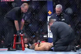 李景亮复出战遗憾告负，这位36岁老将已拼尽了所有图片