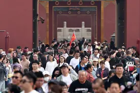 “五一”假期收官：多地接待游客及旅游收入创历史新高，县城和热门目的地一起火爆图片