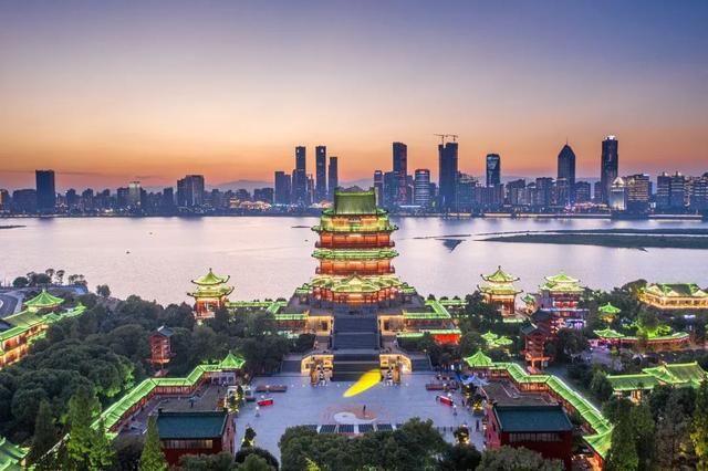 赏篁岭晒秋、夜游仙谷，这条江西秋色纯玩之旅专为你而定制！