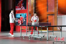 王楚钦、孙颖莎进校园：传承热爱、坚持与团结图片