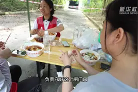 广西南宁：洪峰过后，坚守的他们还在忙碌着图片