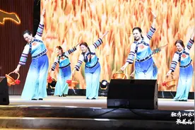 【来独山 吃三酸 住山居】独山“百姓大舞台”优秀广场舞专场嗨翻全场图片