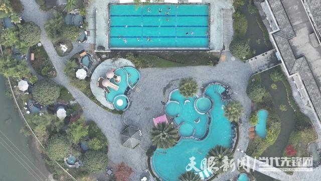 寒流“热经济” 绥阳汇善谷温泉迎客忙