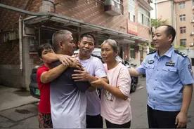 聋哑人老黄“回家”记图片