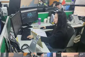 太酷了！短短三年成长为优秀的“地面女机长”图片