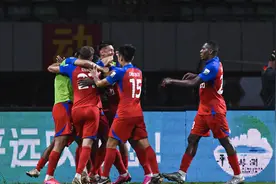 险些上演大逆转，梅州客家憾平青岛西海岸图片