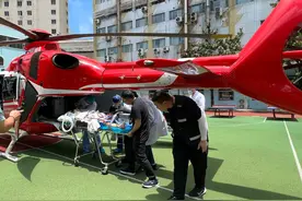 ECMO护航“空中生命线”，宜昌急性心梗患者成功转运抵汉图片