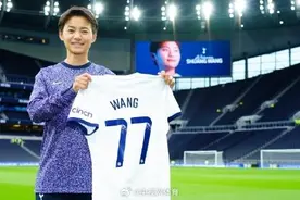 王霜继续身披热刺77号图片