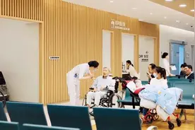 取消护工！“无陪护”病房能推广吗？还得听听患者和家属的意见图片