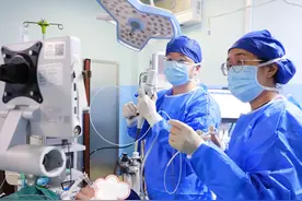 从“往外跑”到“就近看”，专家下沉给居民就诊带来更多便捷图片