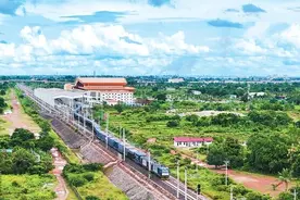 ‍‍人民日报海外版关注中老铁路为东南亚跨境电商提供新机遇图片